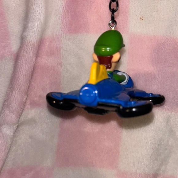 Luigi Nintendo Toy Mario Kart Race car keychain - Picture 3 of 6